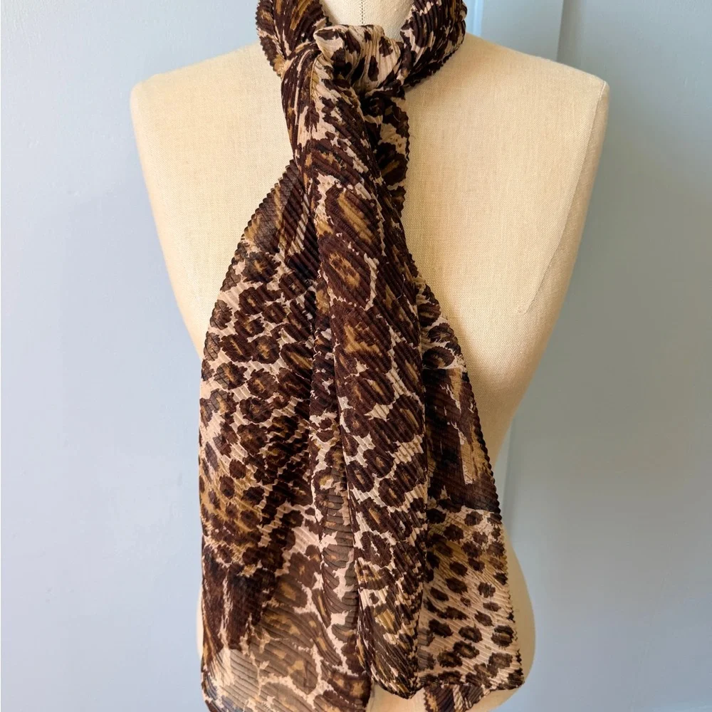 Chic Animal Print Scarf - Brown - Picture 2 of 5